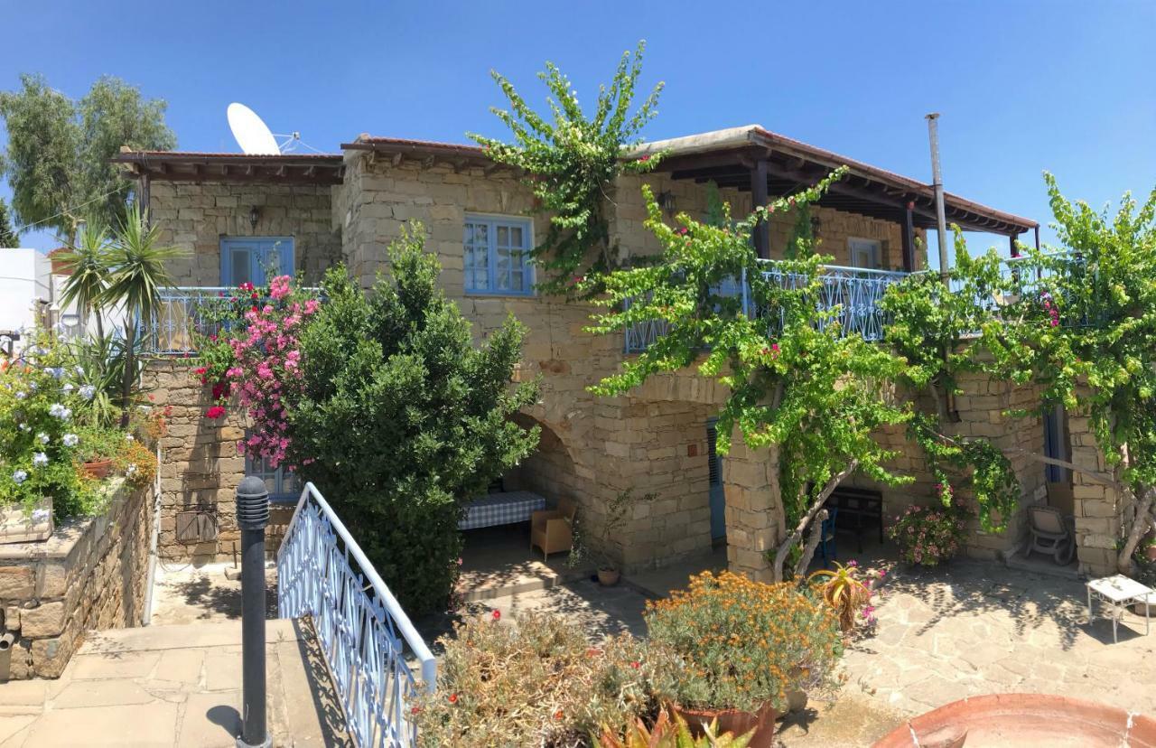 Adamos Hotel Apartments Tochni Exterior foto